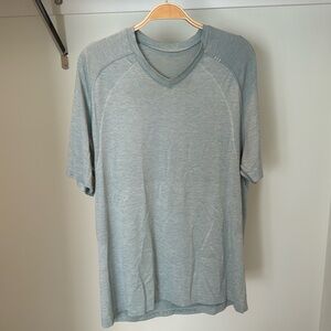 Lululemon metal vent T-shirt, V-neck light blue size large